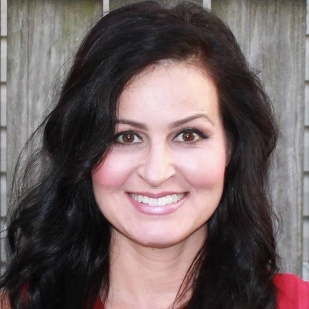 Meet your Posher, Shana